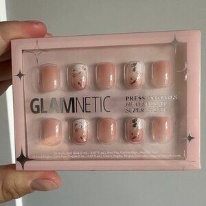 NEW (opened/no box) Glamnetic Press-On Nails in Heaven Sent